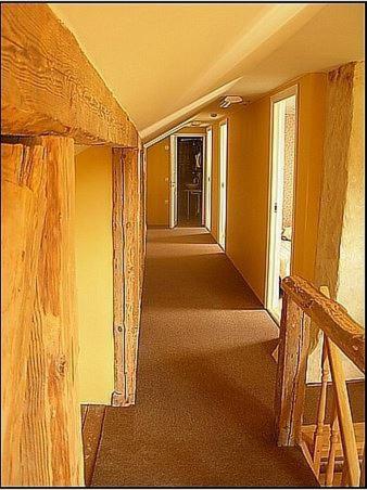 瓦納珀斯緹瑪民宿 (Vana Postimaja Accommodation) in 蘇烏雷亞尼