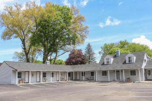 Seneca Clipper Inn - image 7