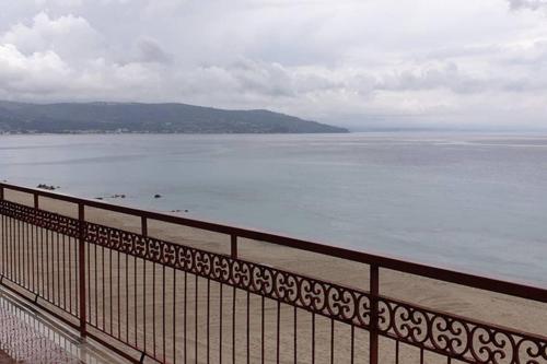  #southworking - Appartamento in villa sulla spiaggia a Soverato in Soverato Marina