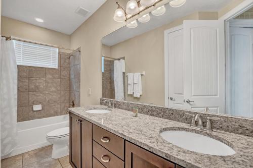 6 Bedroom Vacation Home with Pool (1734) - image 9