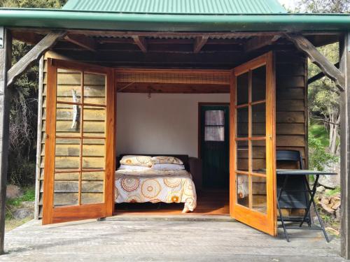 Manaaki Mai, Rustic Retreat Bush Cabin