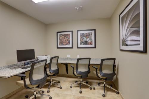 Candlewood Suites Safety Harbor By IHG - 편의 시설/서비스