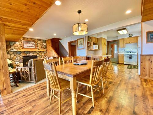 Loon Watch - Hiller Vacation Homes Home - main image
