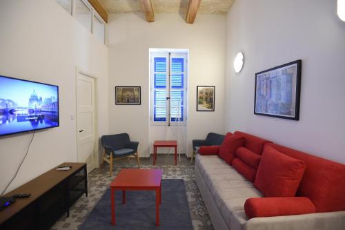 Grand Harbour Apartments 4