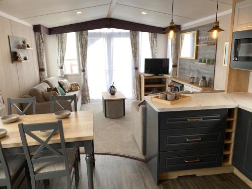 The Lizard Bluewater