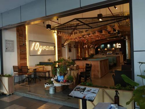 Vista Alam Studio Units - Pool, food court in Shah Alam