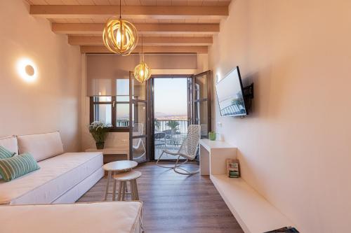 V77 Seafront Suites