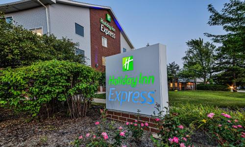Holiday Inn Express Chicago Northwest-Vernon Hills