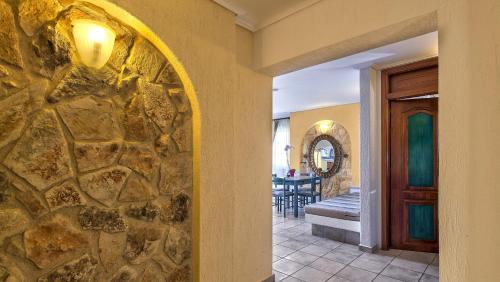 Hotel Castle Suites - image 3