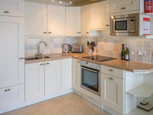 34 The Salcombe - image 3