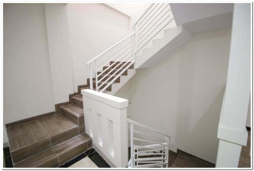 RedDoorz Syariah @ Jatinegara in Matraman