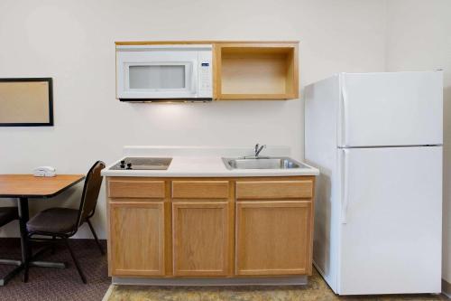 WoodSpring Suites Richmond Colonial Heights Fort Lee - image 6