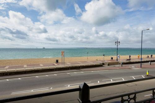 Spacious 3 Bedroom Beachfront Property With Amazing Sea Views!