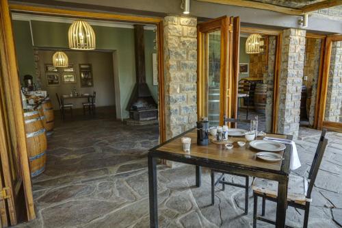 餐廳, Neuras Wine and Wildlife Estate in 諾克路福山