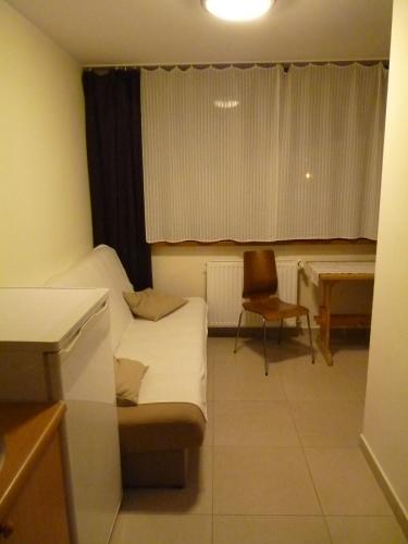 2 twin beds, 3 sofa beds