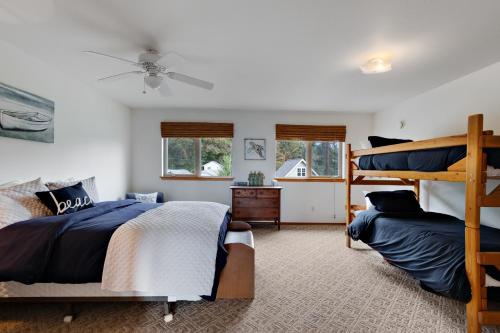 Camano Beachcomber - image 5