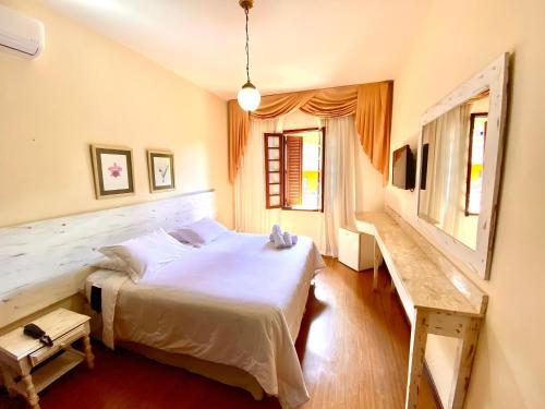 1 double bed, 2 twin beds