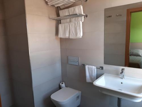 Bathroom, Hosteria de Gonzar in Lugo