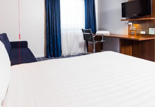 1 double bed, 1 sofa bed