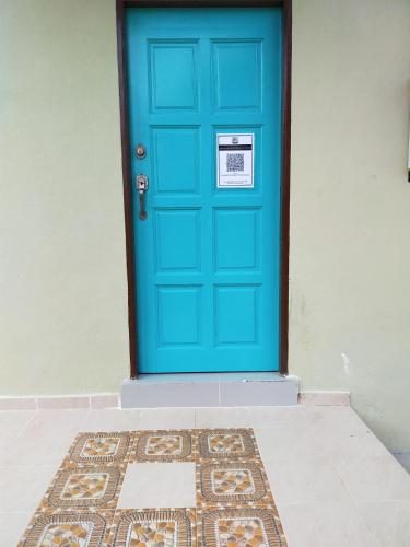 Wejście, anjung ara suites and roomstays in Batu Rakit