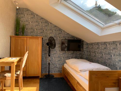 Hotel Garni Maaß 7.9km von Oberbachheim entfernt
