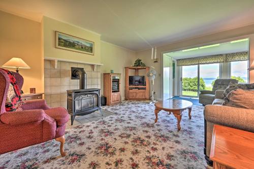 4-Season Lakefront Condo Swim Boat and Ski! - image 2
