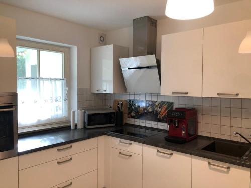 ห้องครัว, Ferienwohnung am Seepark in ฟูลเลินดอร์ฟ