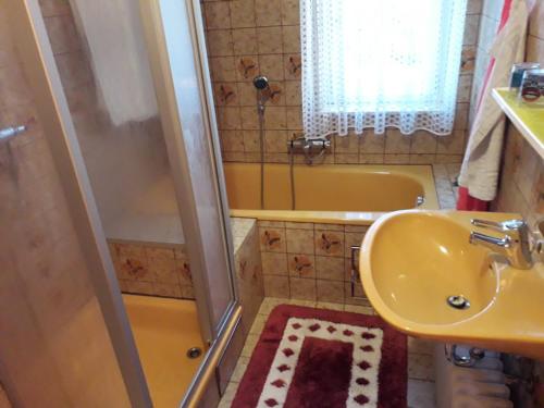 Shower, Ferienwohnung Dreilandereck in Aldersbach