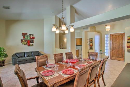 Chandler Retreat with Pool, Hot Tub and Grill! in ซันเลค