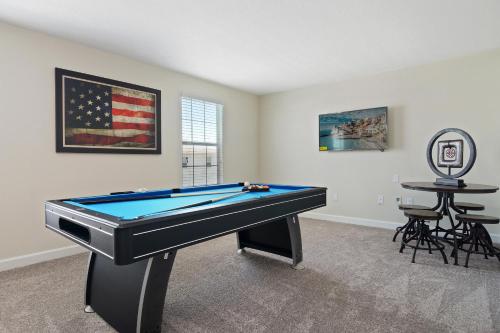 Family Resort - 8BR Luxury Mansion - Private Pool Games! - image 6