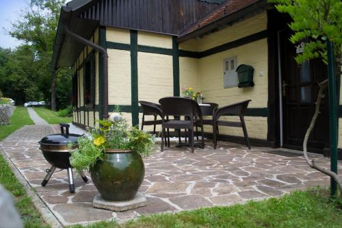 Erkély/terasz, Hiška ob potoku (Hiska ob potoku) in Dobrna