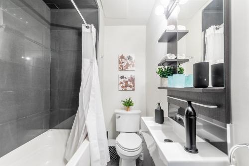 Upscale 1BR - Boutique Apartment - PRIME Downtown Location!