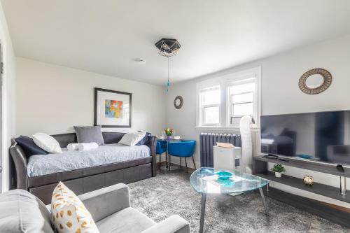 Upscale 1BR - Boutique Apartment - PRIME DT Location!
