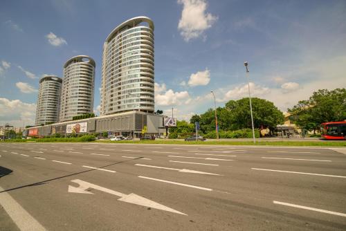 Flora Cozy Apartment - image 11