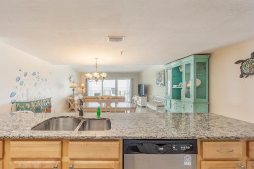 209 Beach Place Condos - image 3
