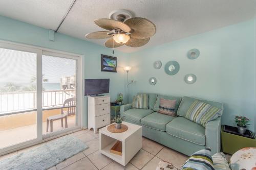 331 Surf Song Resort in St Pete Beach, USA