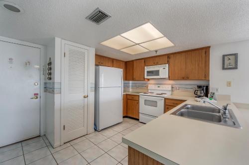 204 Beach Place Condos - image 14