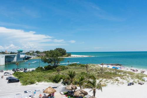 411 Beach Place Condos - image 3