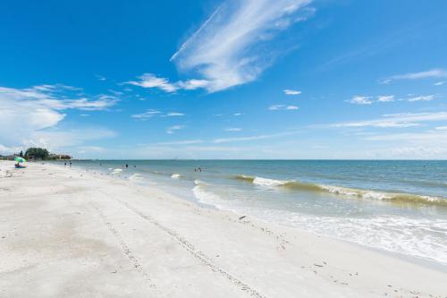 212 Beach Place Condos in St Pete Beach, USA