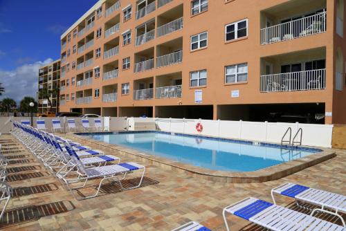 200 Beach Place Condos in St Pete Beach, USA