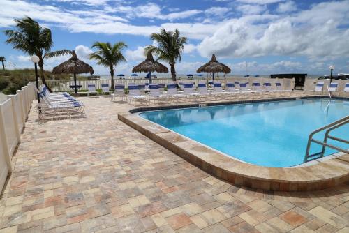 200 Beach Place Condos in St Pete Beach, USA