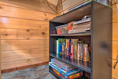 Relaxed Oklahoma Retreat Broken Bow Bungalow - image 3