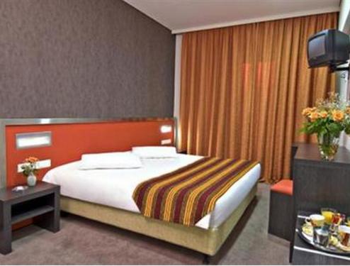 Hotel Des Roses - image 6