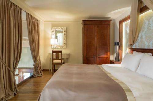 One-Bedroom Suite image 10