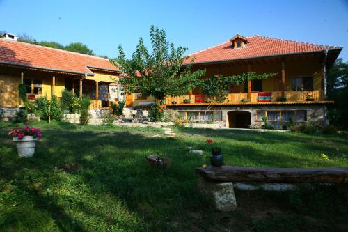 . Pelican Birding Guest House