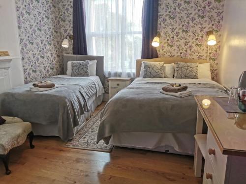 Adams Guest House - image 10