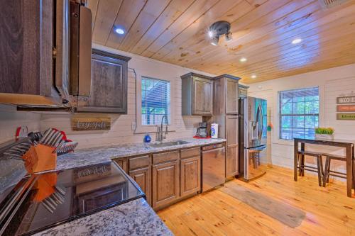 Relaxing Broken Bow Bungalow with Hot Tub and Deck! in Broken Bow, USA