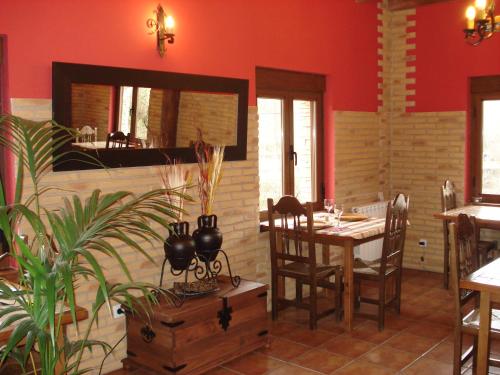 CASA ALTOBIERZO, 9 Habitaciones y 9 BAÑOS (CASA ALTOBIERZO, 9 Habitaciones y 9 BANOS) in Pobladura De Las Regueras