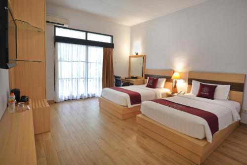 Deluxe Double or Twin Room image 3