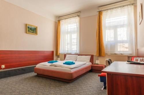 Eitans Guesthouse - image 3